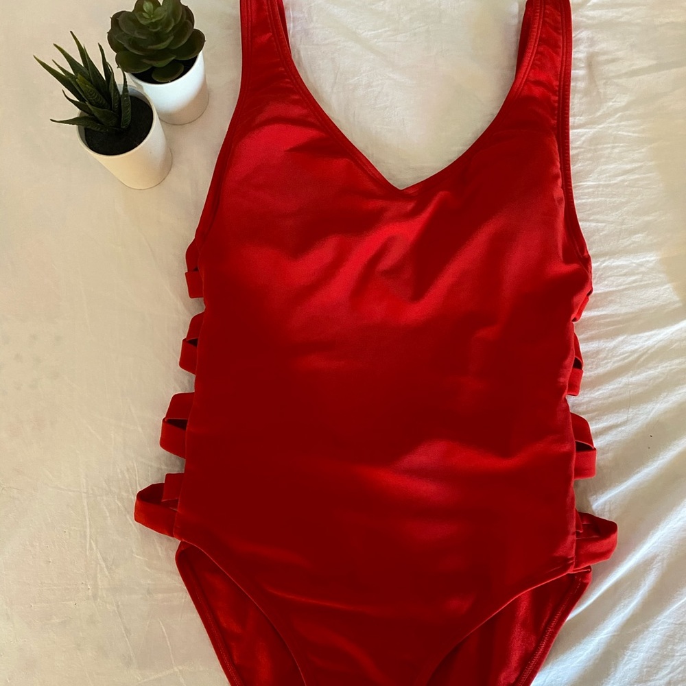 Red Side Cut Out One Piece~